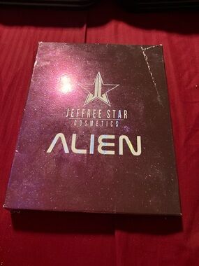 Jeffree Star Alien Palette — Green, Purple, Yellow, Orange, Teal, Brown, Black